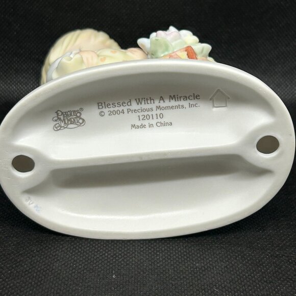 Precious Moments “Blessed With a Miracle" figurine - Picture 3 of 3